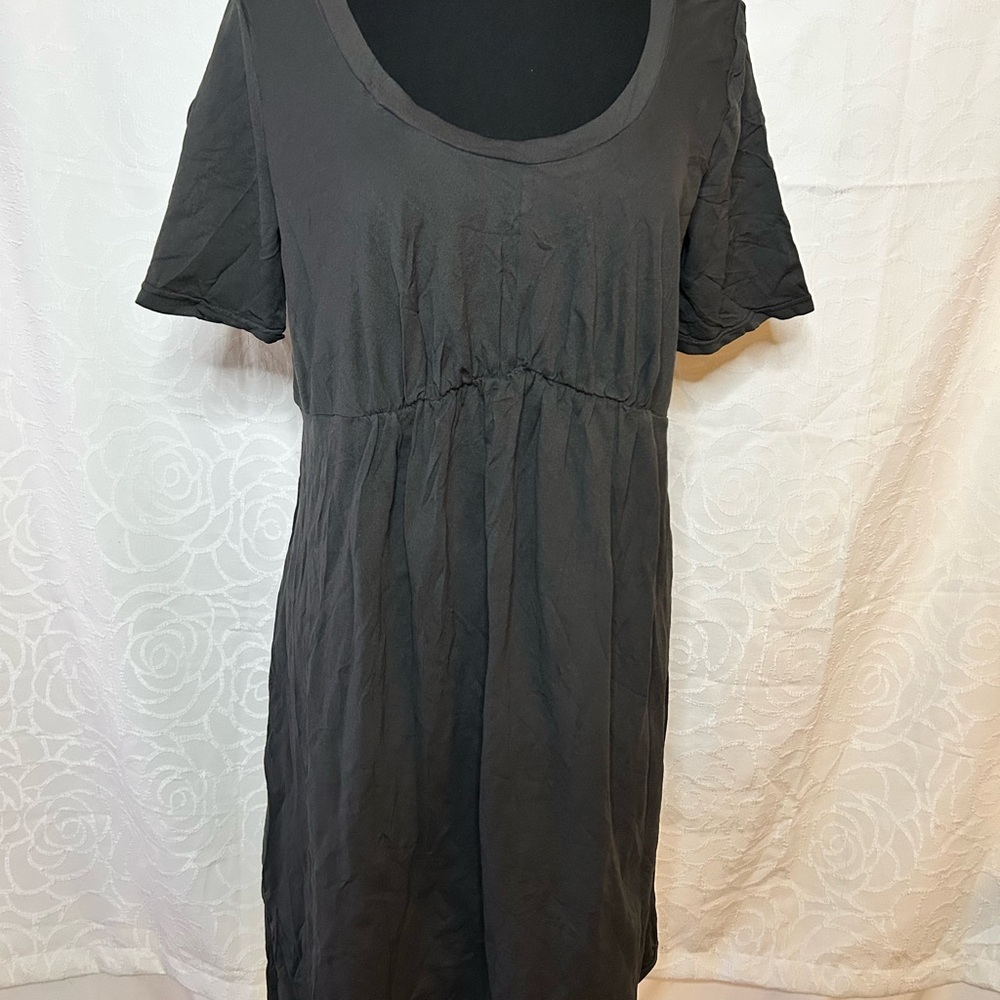 VIGORELLA charcoal black Midi short sleeve women’s Dress. Scoop neck. Size S/M.